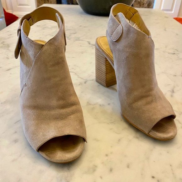 Splendid Shoes - Splendid PeepToe Taupe Suede Block Heel Sandal 7.5